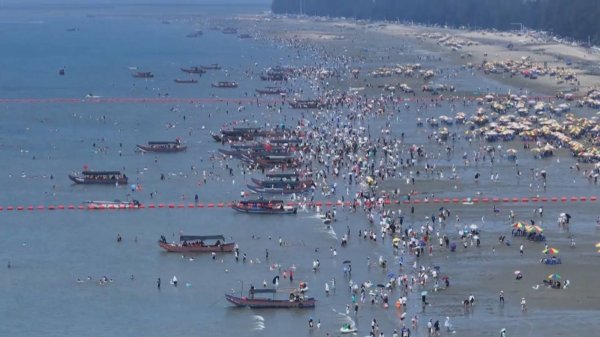 中银两融 海滩“抓娃娃” 民警5天假期寻回36名走失儿童